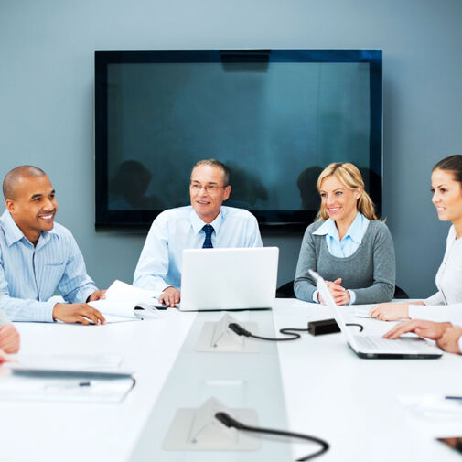 20446WH • Skrytá zásuvka – 4-násobná – Výklopné prevedenie – biela