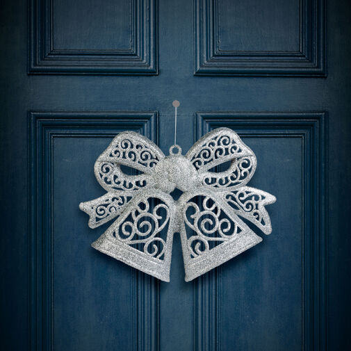 59705B • Vianočná dekorácia – mašľa – závesná – strieborná – 35 cm